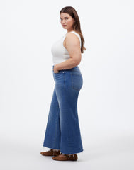 Plus Flared Wide-Leg Crop Jeans in Oneida Wash