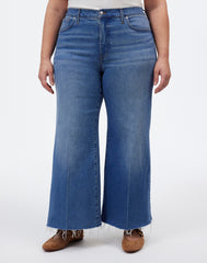 Plus Flared Wide-Leg Crop Jeans in Oneida Wash