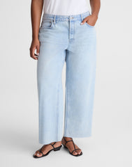 Short Curvy Low-Slung Baggy Crop Jeans in Foster Wash